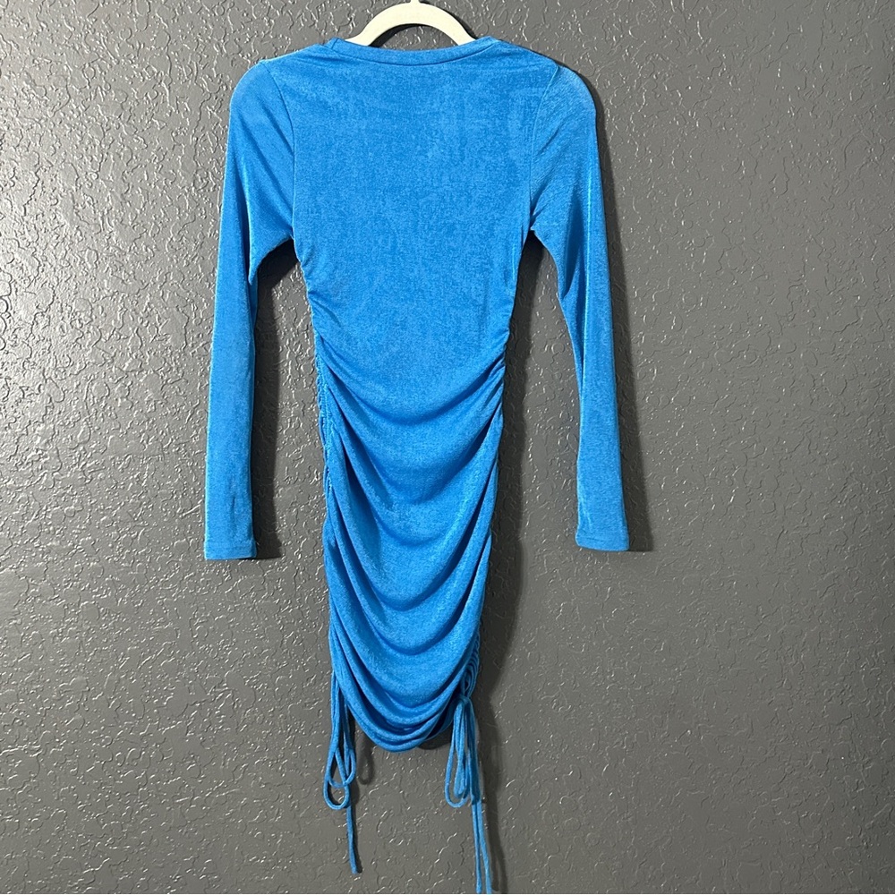 Princess poly lioness dress in xs blue, only worn once